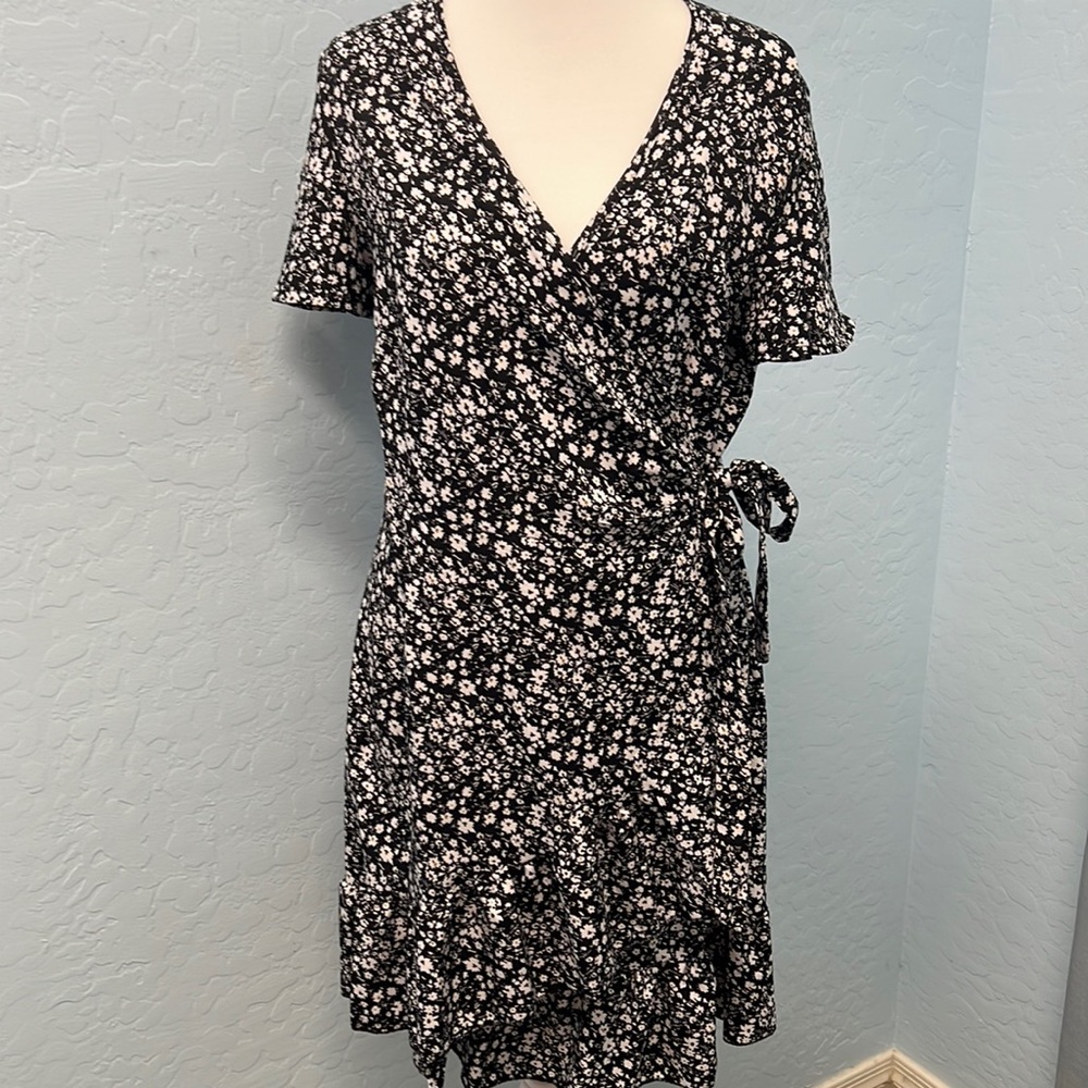 Size medium wrap dress
